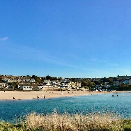 Beach Side Top Floor Property, Balcony & Sea Views Newquay  Exterior photo