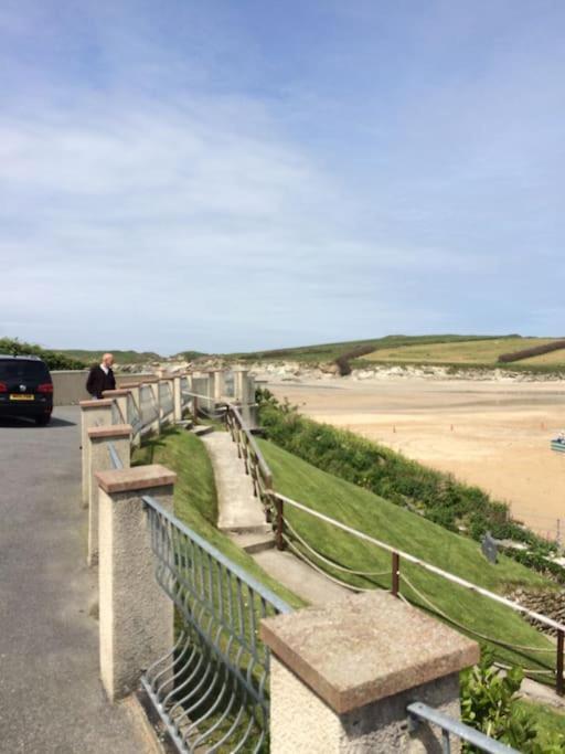 Beach Side Top Floor Property, Balcony & Sea Views Newquay  Exterior photo