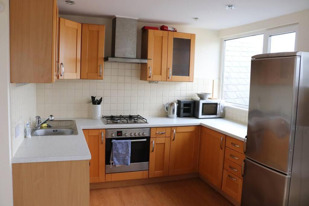 Beach Side Top Floor Property, Balcony & Sea Views Newquay  Exterior photo
